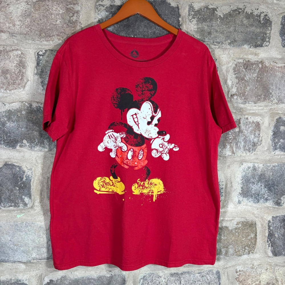 Disney Store Mickey Mouse Distressed Graphic T-Shirt Red Men's Large Casual